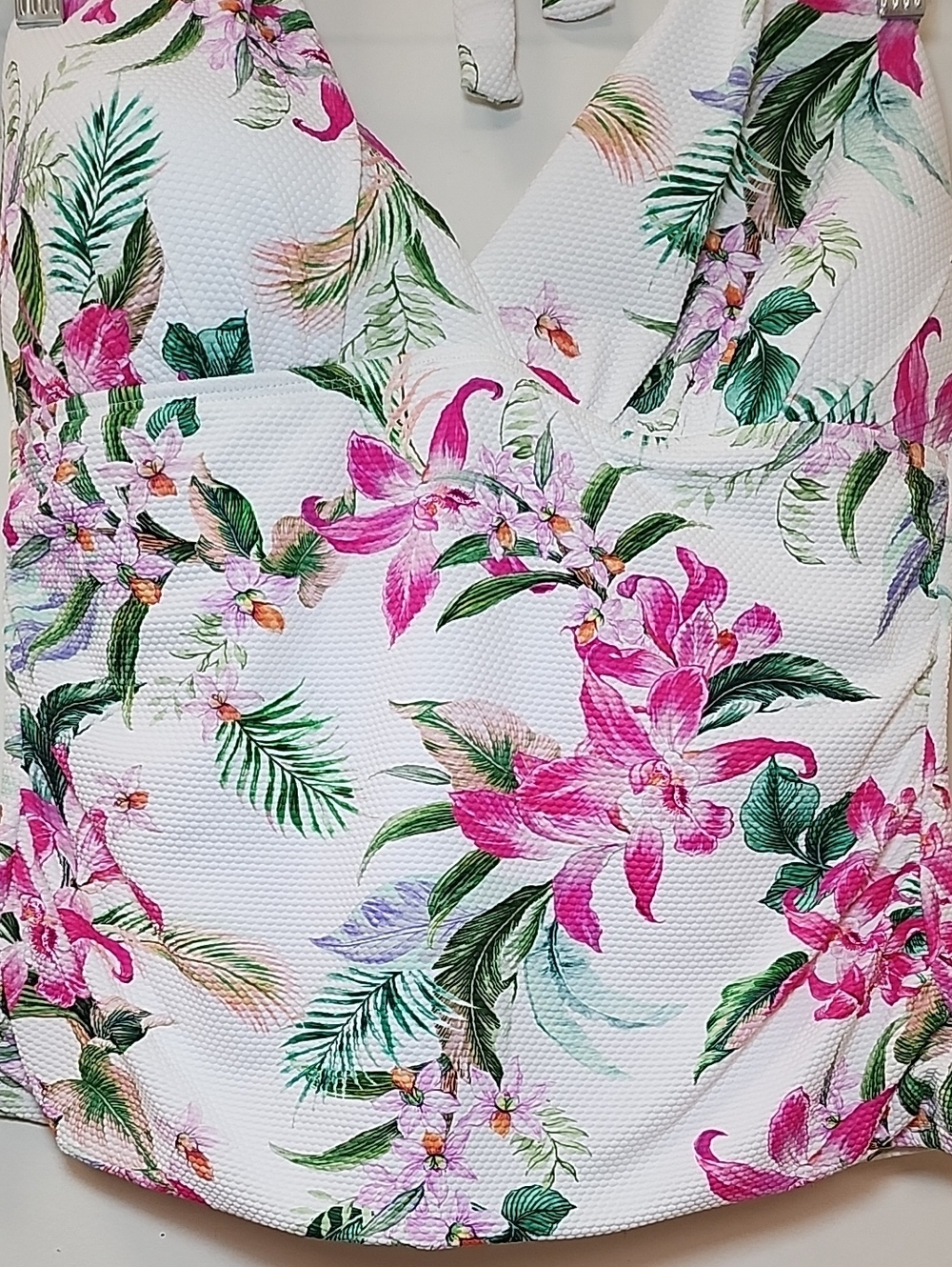 La Blanca halter tankini top v-neckline tropical floral print white/pink Size 12 - Picture 6 of 16